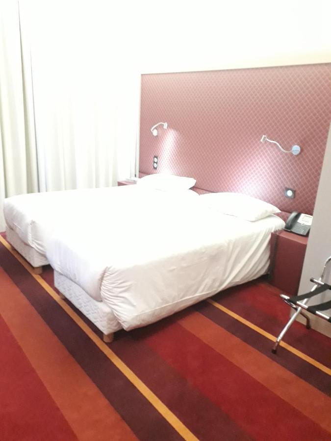 Hotel Le Châteaubriant מראה חיצוני תמונה