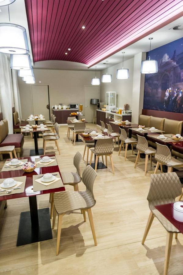 Hotel Le Châteaubriant מראה חיצוני תמונה
